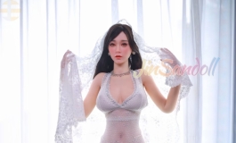 怪奴底事倍伤神？半为怜春半恼春。