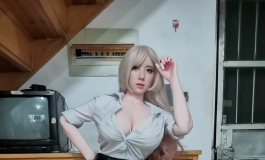 OL系列，女董事千夏与她的两位女秘书