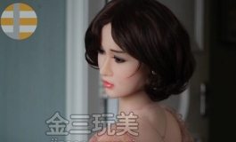 自顾风前影，先上玉人楼。