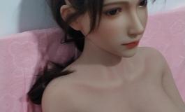 买了潮影的娃娃，头部是硅胶婕茵和tpe身体
