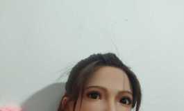 买了潮影的娃娃，头部是硅胶婕茵和tpe身体
