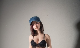 这可是赛博朋克？大胆尝试新妆面酷酷的女孩！