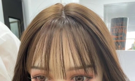 看不上原来的妆，姐姐给你换吧