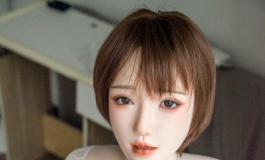 楚玥，人如其名，一个充满灵性的奇女子