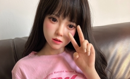 群友们说粉色头发的小梅才是王者？我觉得黑色也很好看呀