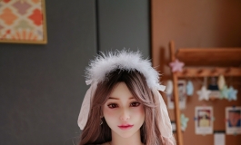 应该是个乖巧的女孩吧？