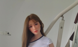 体操服还是不太适合御姐脸，总差点感觉