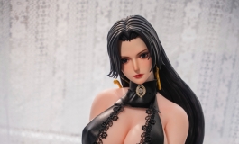 美美的女帝~~ 我的心被石化了 这个夏天 女帝必将响彻世界...