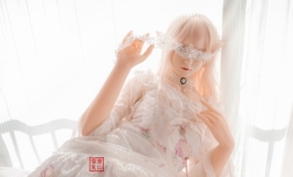 这打扮，老公都说好看！裸色的唇让人好想一亲芳泽
