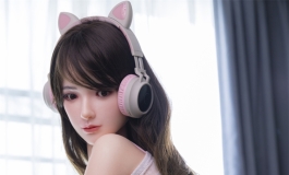 清纯少女VS性感黑丝 哪个更撩人心魄
