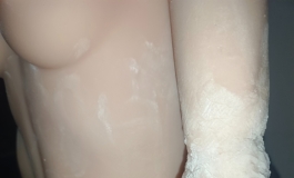 求助 CATDOLL 146娃娃 2020年底出厂软化严重流油