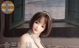 耳边吹过夏末的风 眼里是如春的秋
