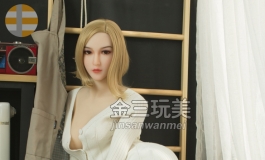 我讨厌 一成不变 更想挑战 不同的美 想脱掉过去