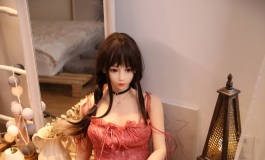 刚认识的妹妹，突然爬上了我的床...