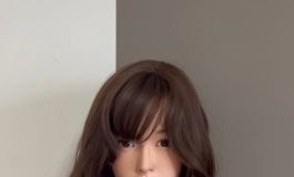 允儿：我买了一件很性感的泳衣，你想看看吗？