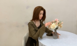怎么突然矜持起来了，在床上你可不是这个样子