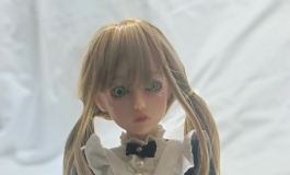 换上女仆装，开始贴心服务