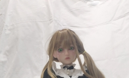 换上女仆装，开始贴心服务
