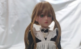 换上女仆装，开始贴心服务