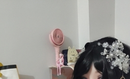 逸仙:“指挥官，有什么需要我做的吗？什么都可以哦”
