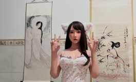 我给小冰老师换了一套衣服