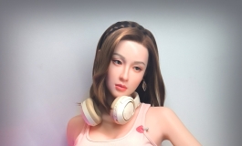 之前买的津旺172琳娜拍几张，衣服和身体的颜色有点顺色了