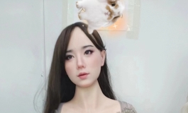 硅胶娃娃