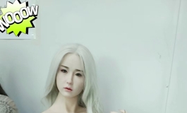 硅胶娃娃