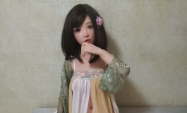 又给小猫4号同学找了一套新衣服